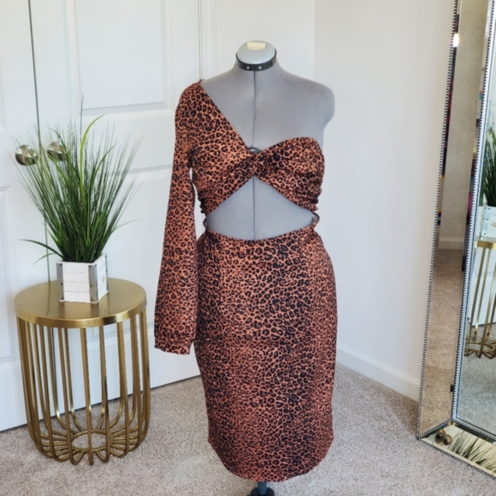 Pretty Little Thing Size 14 Leopard Dress